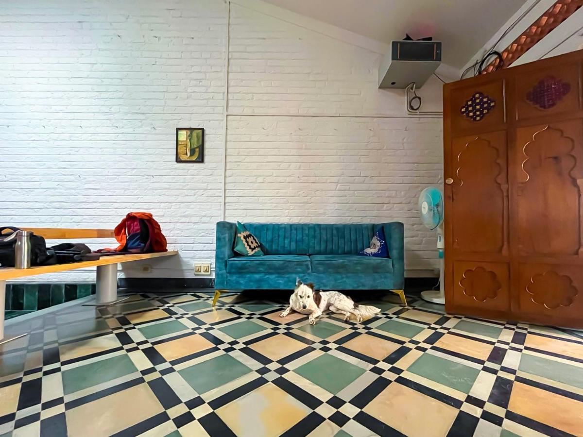 Rahees Bi Roambay - Backpacker Hostel Májszúr Kültér fotó
